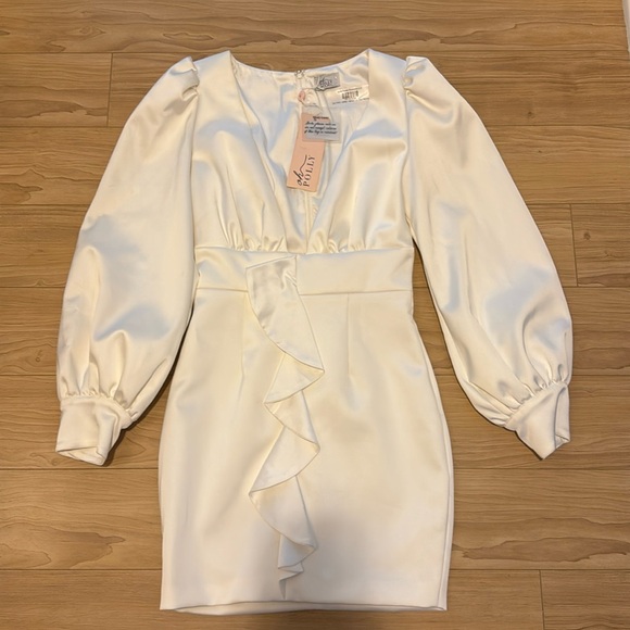 Oh Polly Get Wavey Dress - Picture 1 of 4